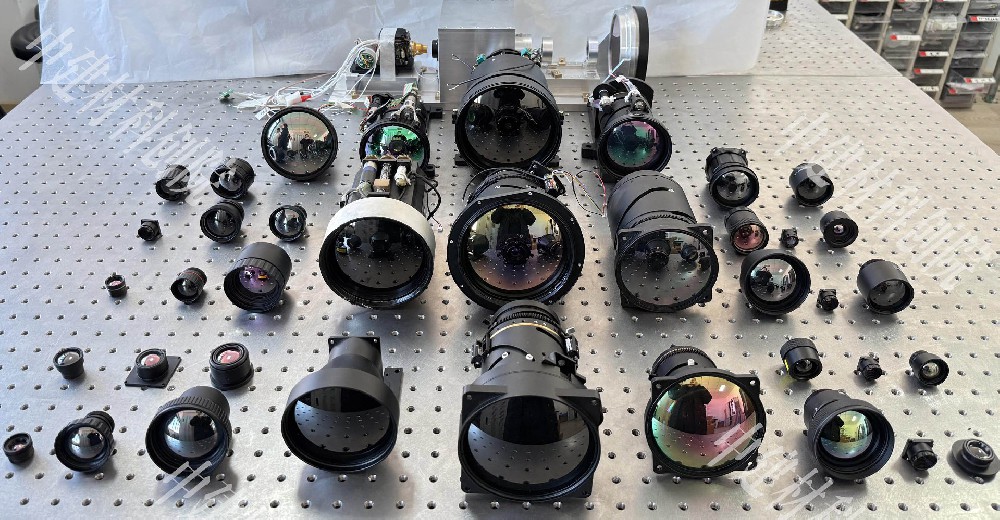 红外镜头器件​